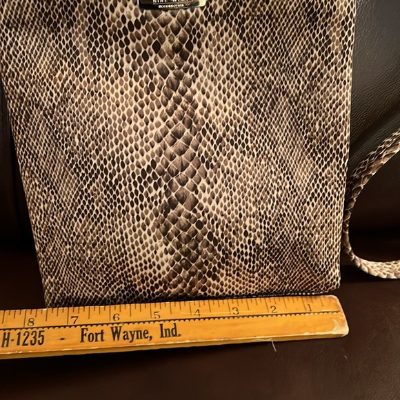 NineWest Vintage Soft Snakeskin Print with Shoulder/Crossbody Strap - Picture 7 of 9